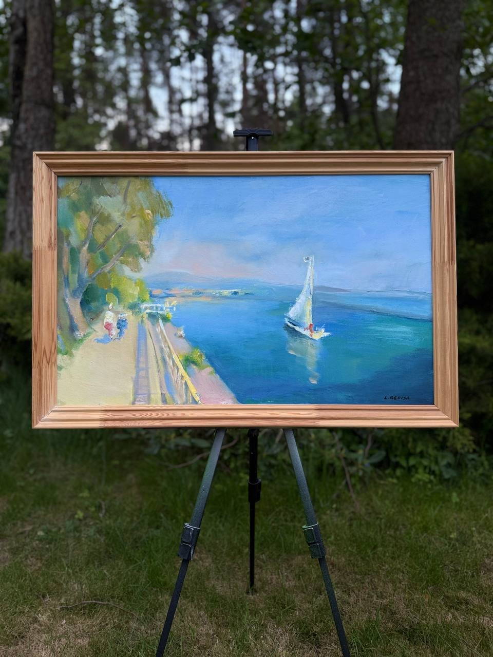 Une voile blanche solitaire brille (Marina del Rey, Los Angeles) – Image 2